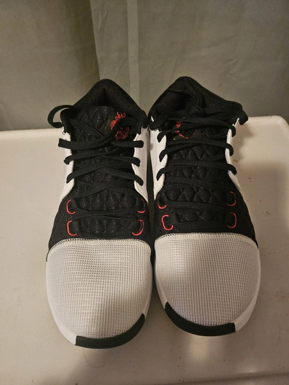Nike LeBron Witness 13 White Black Red Size 10.5